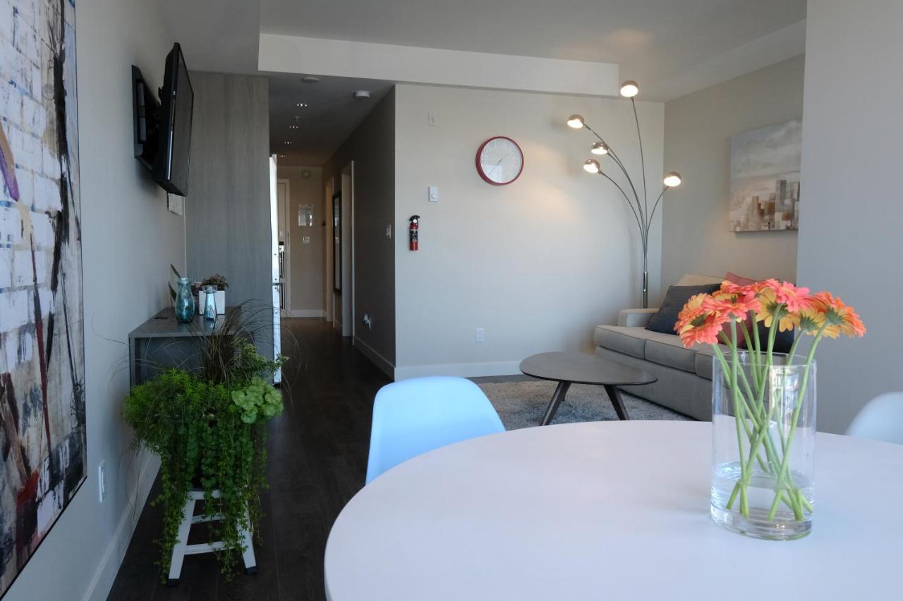 Clean 4Th Floor 1 Bedroom Apt In Old Town China Town Виктория Экстерьер фото